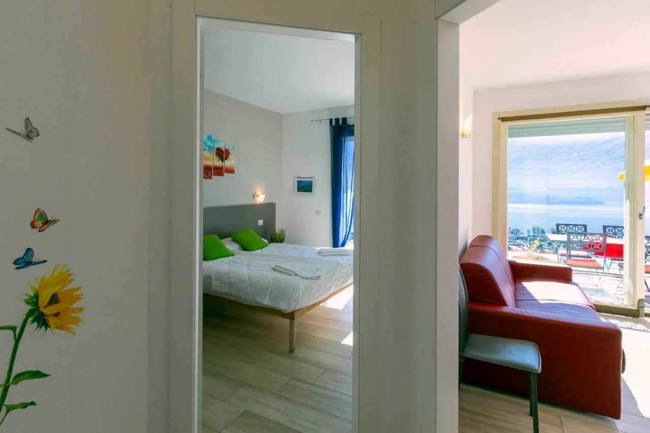 La Collinetta Apartments Vercana Bagian luar foto