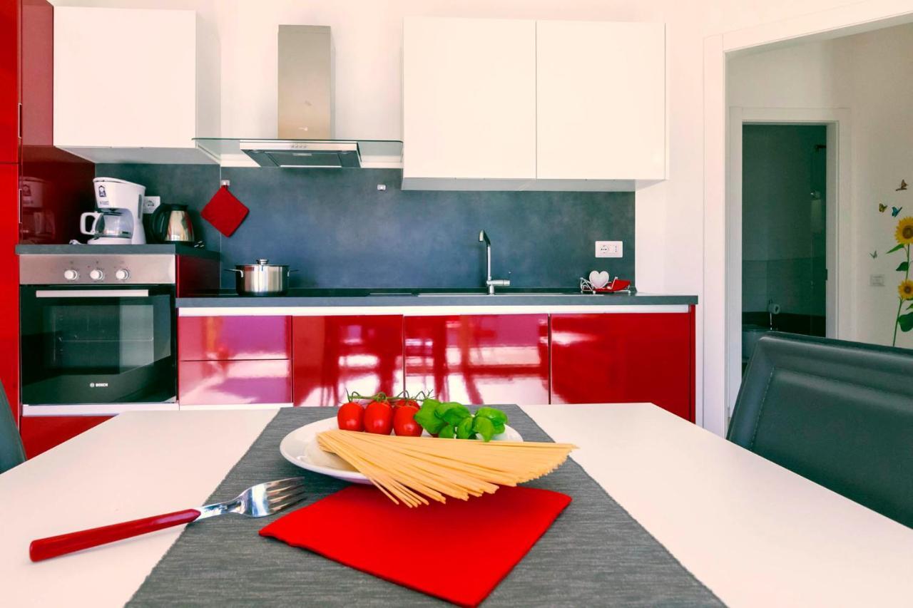 La Collinetta Apartments Vercana Bagian luar foto