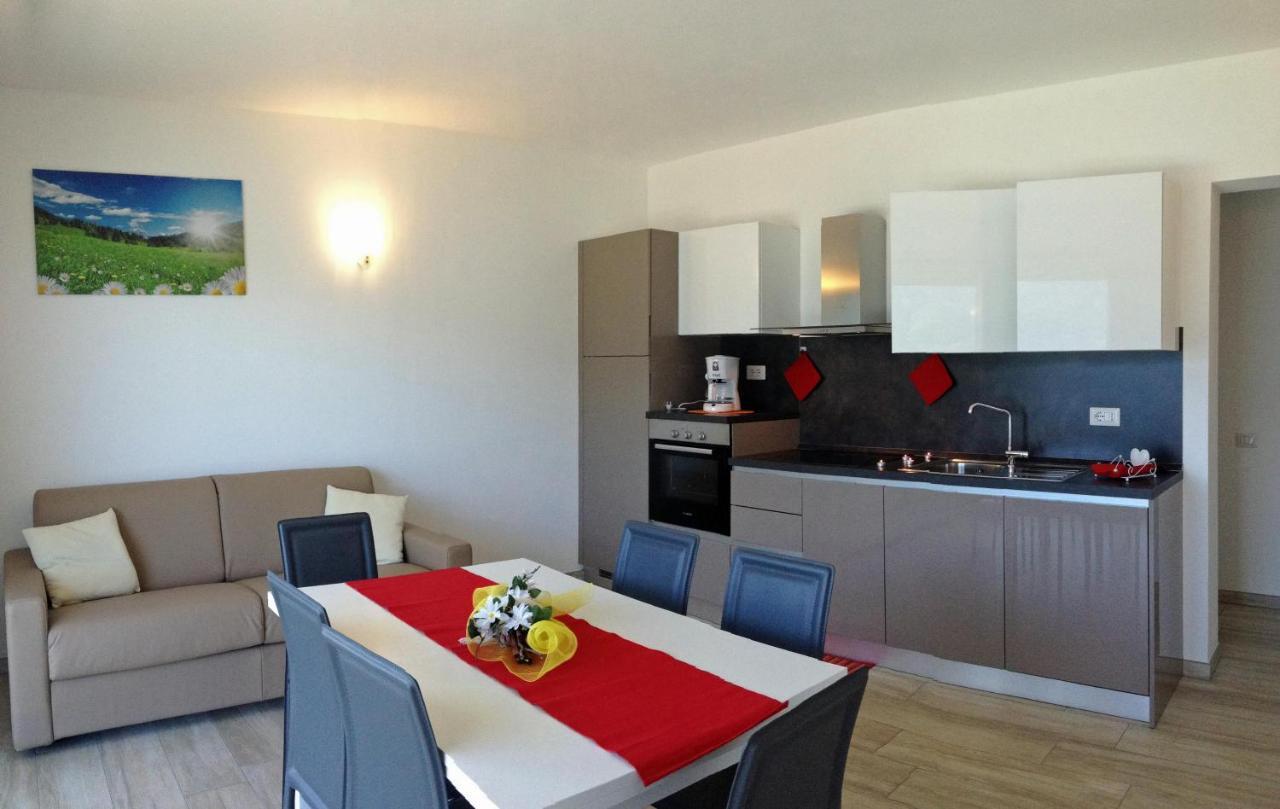 La Collinetta Apartments Vercana Bagian luar foto