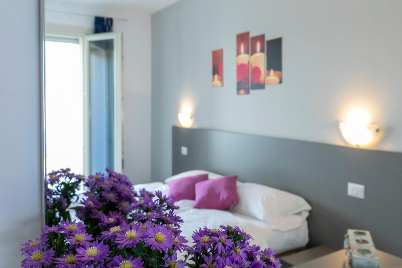 La Collinetta Apartments Vercana Bagian luar foto