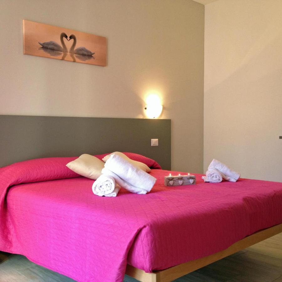 La Collinetta Apartments Vercana Bagian luar foto